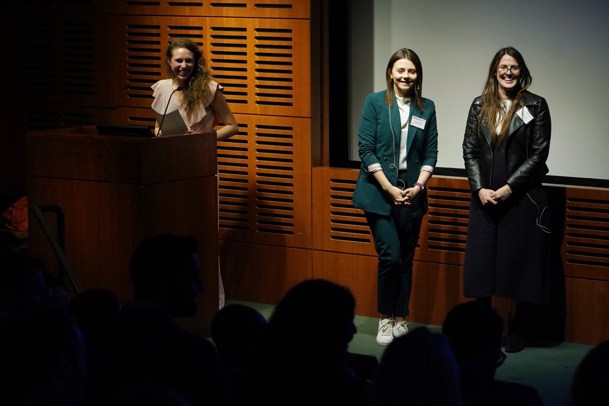 1 in 2 people will develop some form of cancer during their lifetime. Led by three female co-founders, a project has found a novel way to kill cancer while reducing stress on the body. Like a Trojan horse, magnetic coatings are used to hide the virus from the immune system. 🧵1/3