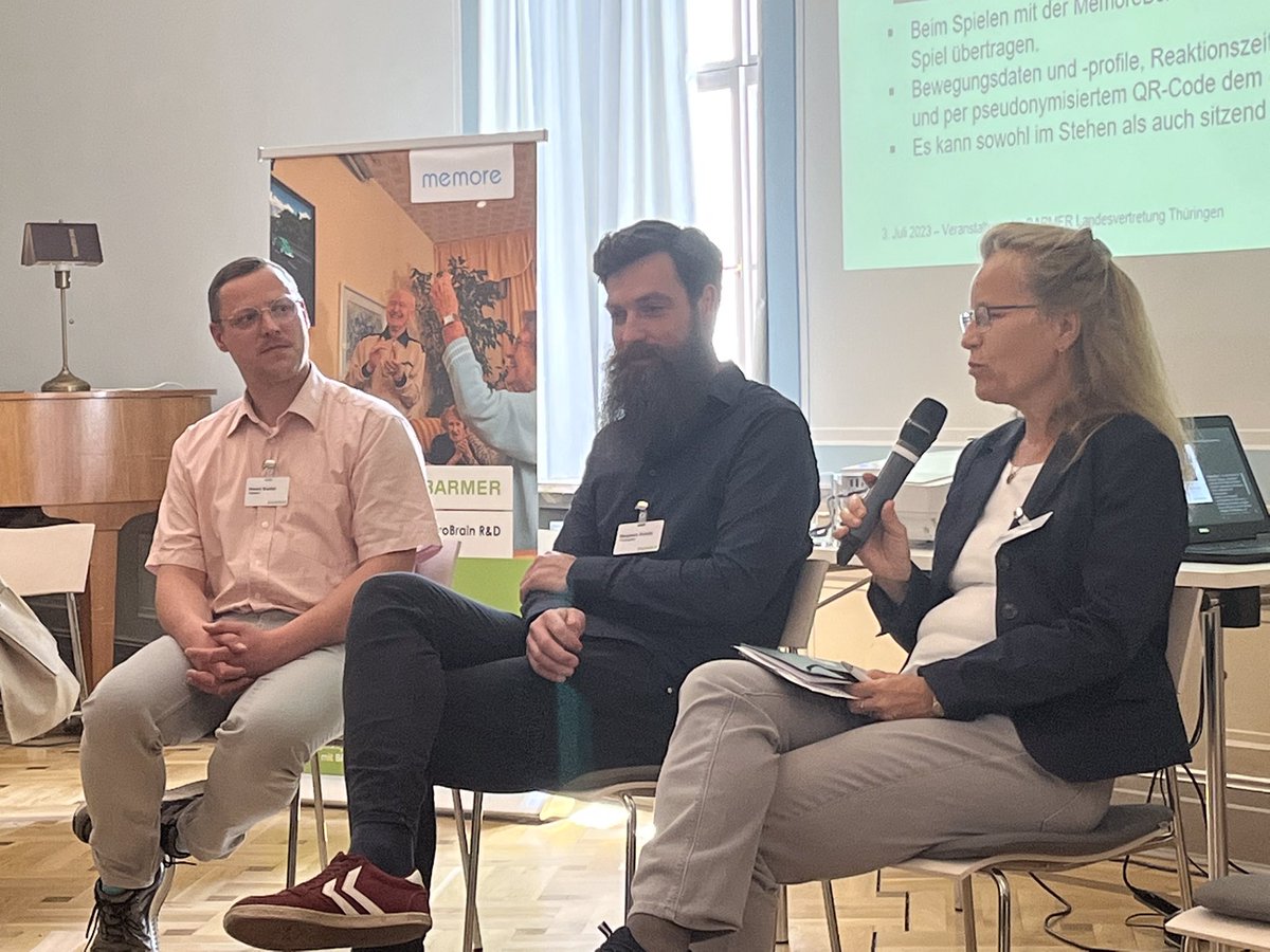 wir_pflegen's tweet photo. „#Digitalisierung ist wichtig und birgt auch für die häusliche #Pflege großes Potential. Aber ein Avatar ersetzt den menschlichen Kontakt, die Berührung nicht.“ Sigrun Fuchs, Vorstandsmitglied wir pflegen e.V. Thüringen bei der Veranstaltung „Pflegefall Pflege?“ auf der #twpa. https://t.co/mc7FnB8dxV