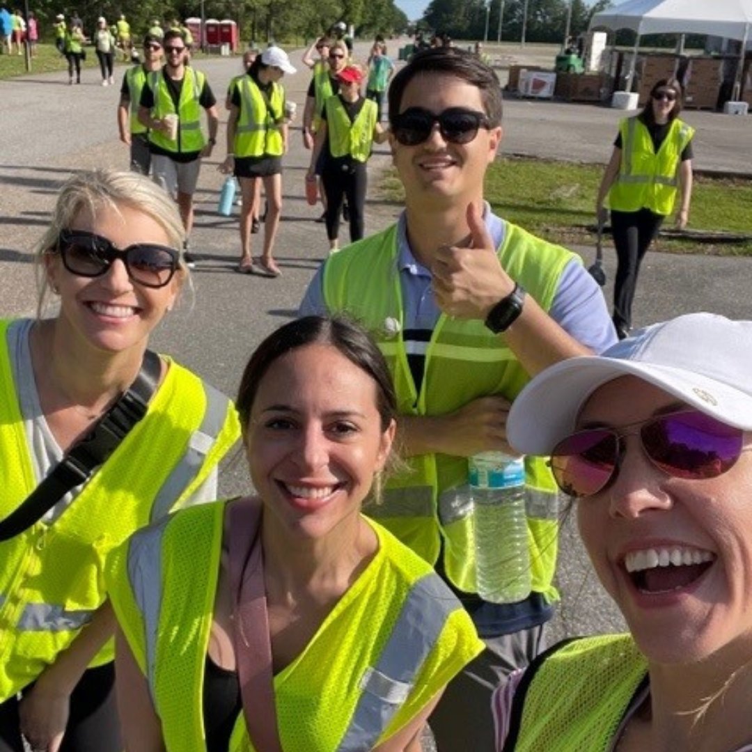 BHStaffingGroup's tweet image. Our Virginia Beach Team spent a day volunteering for the Foodbank of Southeastern Virginia and the Eastern Shore at the VBX Beach Drive Through Food Bank!

#EmployingTheFuture #ExpertsAtWork #GoHire