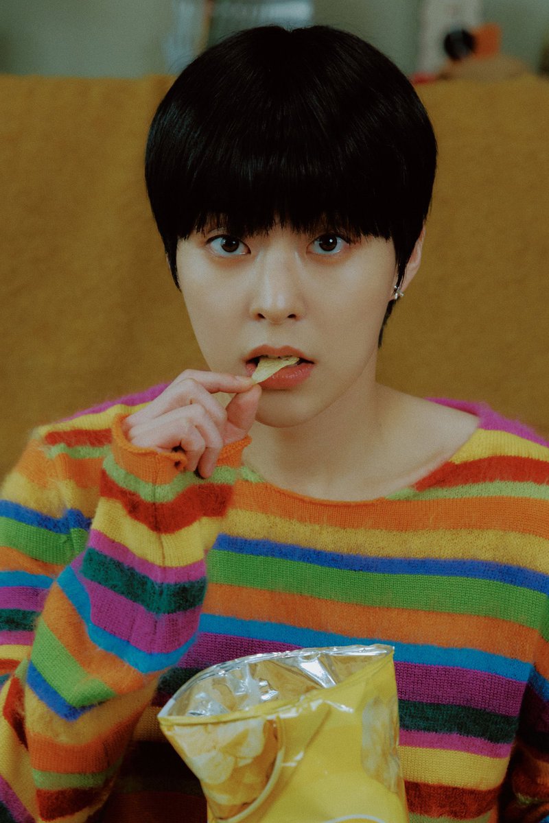 xiutrawberrie's tweet photo. CAN YALL BELIEVE THIS IS THE SAME PERSON??!?!? https://t.co/Cro0XBGiR8