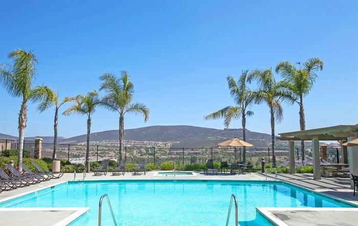 #TOWNHOUSE #ForLease!

2055 Silverado St., #SanMarcos, CA 
2 bed/2 bath/1521 sf

Remodeled #cornerunit townhome indoor laundry, central AC, fridge, washer &amp; dryer incl.
No pets.
𝔸𝕧𝕒𝕚𝕝𝕒𝕓𝕝𝕖 𝕝𝕒𝕥𝕖 𝕁𝕦𝕝𝕪 2023! 
📲:760-436-5111 
La Costa Sales &amp; Rentals
Lic. #01502169