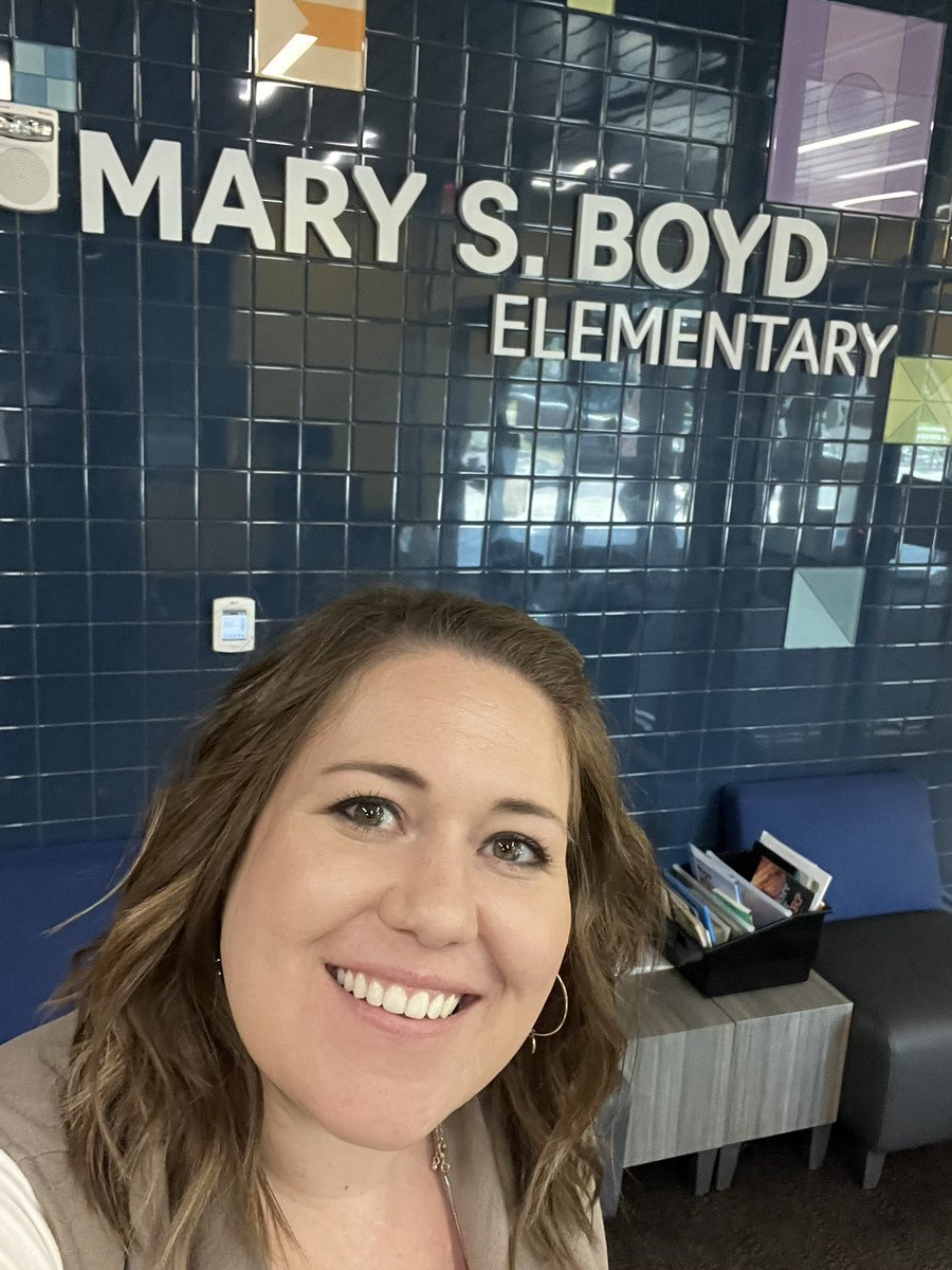 Happy “first day” of school @BethanySiebert! We are SO excited to have you on #teamsps! The best is yet to come for the Boyd Bobcats! @officialSPS