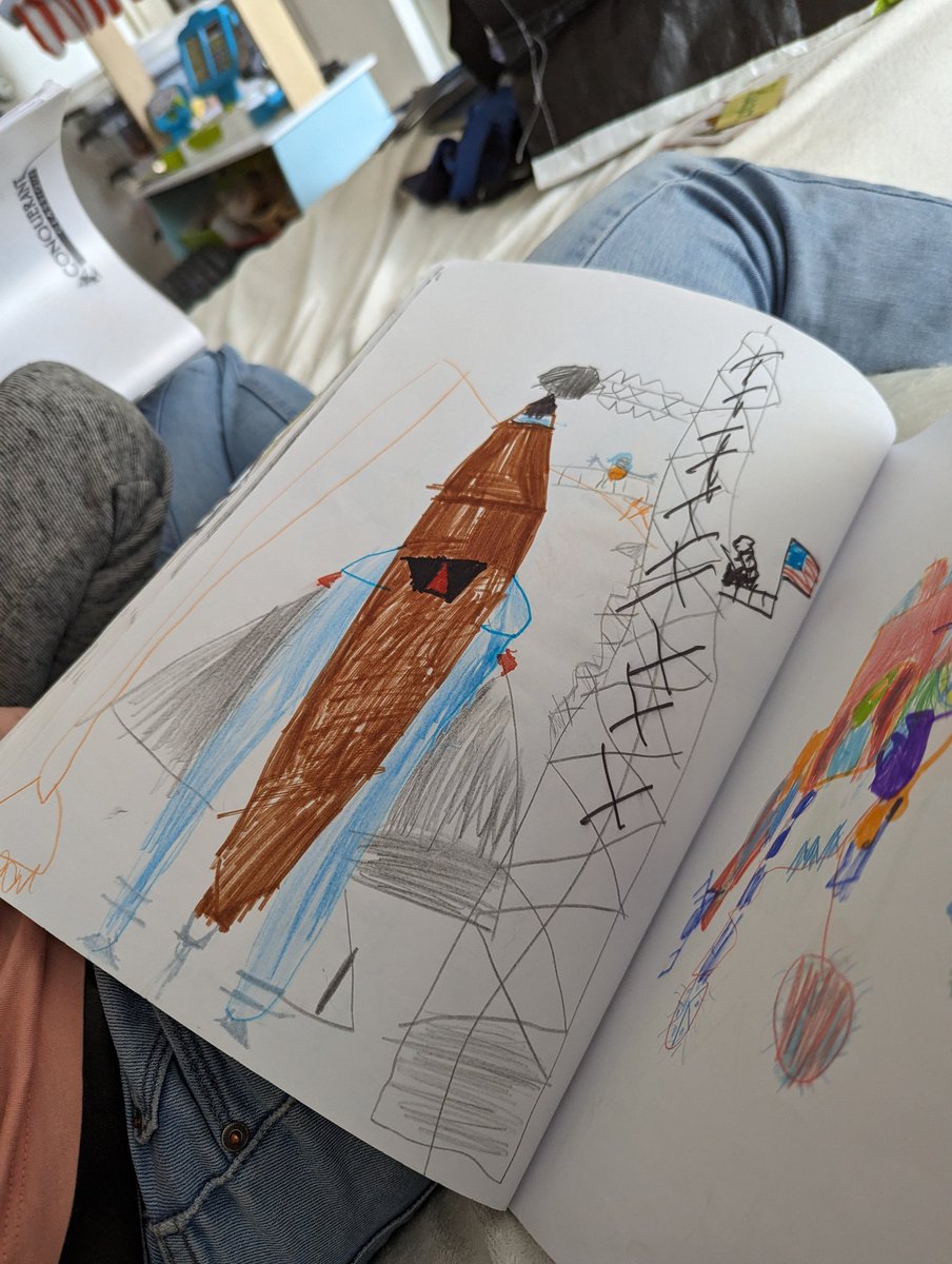 jzallio's tweet image. Je crois que mon fiston est fan de @Thom_astro 😁
🔭⭐🪐🌍🚀👨‍🚀🌌
#5ans