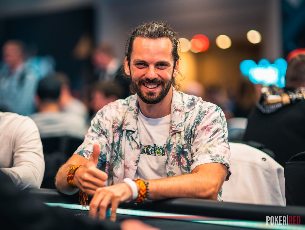 EducaPoker's tweet photo. Gráfica de 1M de manos📈

750.000€ de Profit💰

+5bb/100 contra los mejores jugadores del planeta🏆

Simplemente @JMBigJoe🏄

🗞️https://t.co/4LJUZLvYLx https://t.co/pO8JpoGgSM