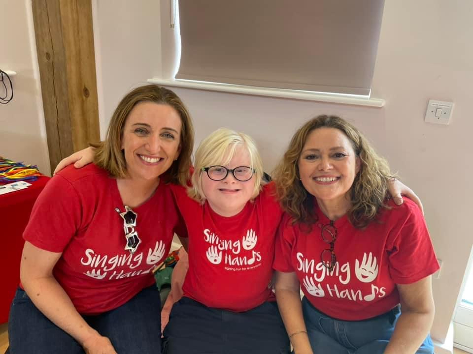 psdsinfo's tweet photo. We had a great afternoon at our Summer Party with @singinghands on Sunday. Thank you to all who came along and to @singinghands for a making it such a fab party! #MakatonAndMusic #SingingHands #PSDSParty https://t.co/qlCqwgGPAO