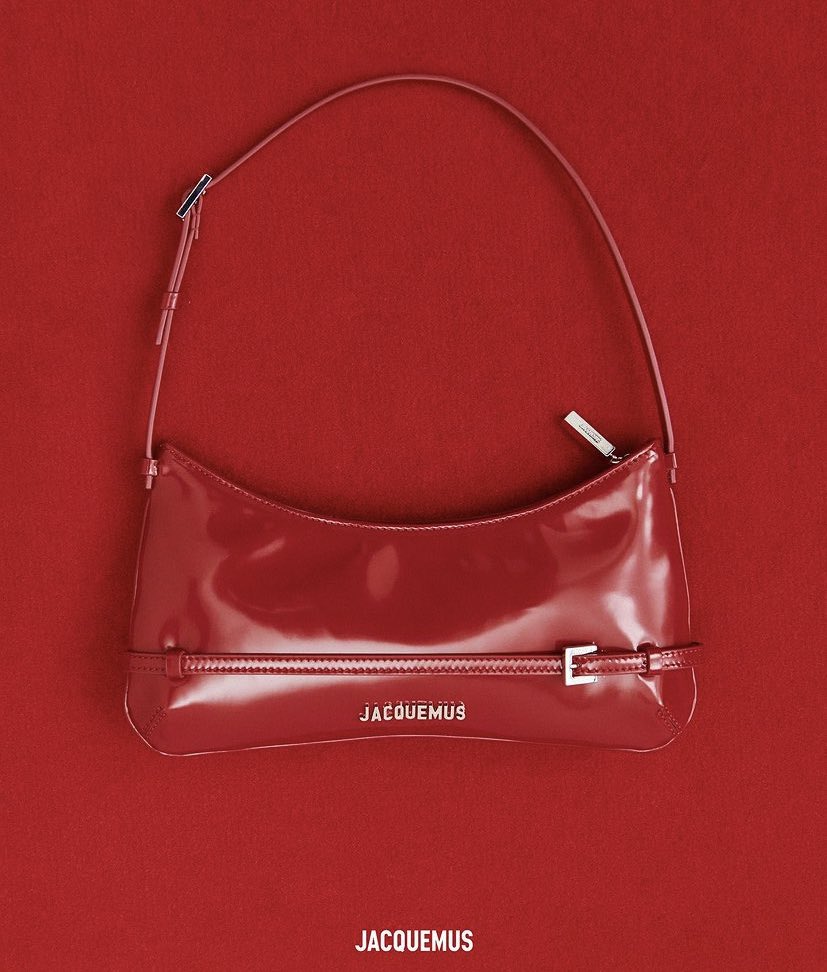 pYSLrada's tweet photo. LE CHOU CHOU by Jacquemus https://t.co/59wS7NGI8A