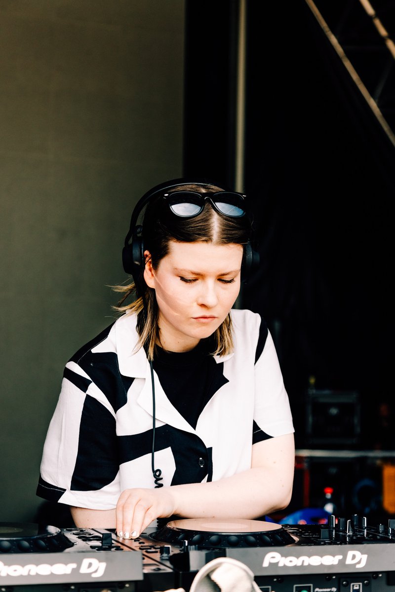 Soma Records (@somarecords) on Twitter photo Fresh off the back of her acclaimed set on the main stage at <a href="/RFGlasgow/">Riverside Festival Glasgow</a>, Glasgow-based DJ and producer <a href="/KAIROGEN/">K A I R O G E N</a> brings her unique creative flair to the latest Soma Coma compilation with two ambient & experimental techno tracks 💫
Out this Friday! Fresh off the back of her acclaimed set on the main stage at <a href="/RFGlasgow/">Riverside Festival Glasgow</a>, Glasgow-based DJ and producer <a href="/KAIROGEN/">K A I R O G E N</a> brings her unique creative flair to the latest Soma Coma compilation with two ambient & experimental techno tracks 💫
Out this Friday!