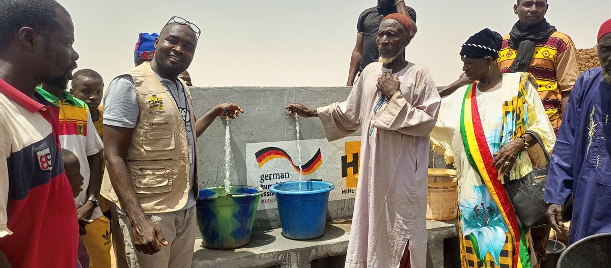 help_mali's tweet photo. Ces infrastructures incluent :
- Réalisation de 4 #SHVA dans les villages de #Torobani #Rimaidé, #Amma, #Boussouma et #Beni_2 ;
- Réalisation d’un #SHPA à #Torobani_Peulh ;
- Transformation d’une #PMH en #SHPA à #Tombori
- Transformation d’une #PMH en #SHVA à #Madina
2/3 https://t.co/FmaNR75cMF