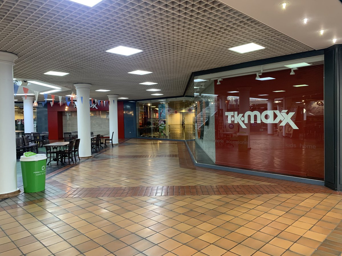 FORMER TK MAXX 🛍
TO LET 💷
WAKEFIELD CITY CENTRE 🏬

Staff facilities. Once an anchor retail location. Highly visible. Located within the newly rejuvenated. The Ridings Shopping Centre.

01924 291500
wakefield@vickerscarnley.co.uk

#tkmaxx #retail #retailtolet #commercialprop