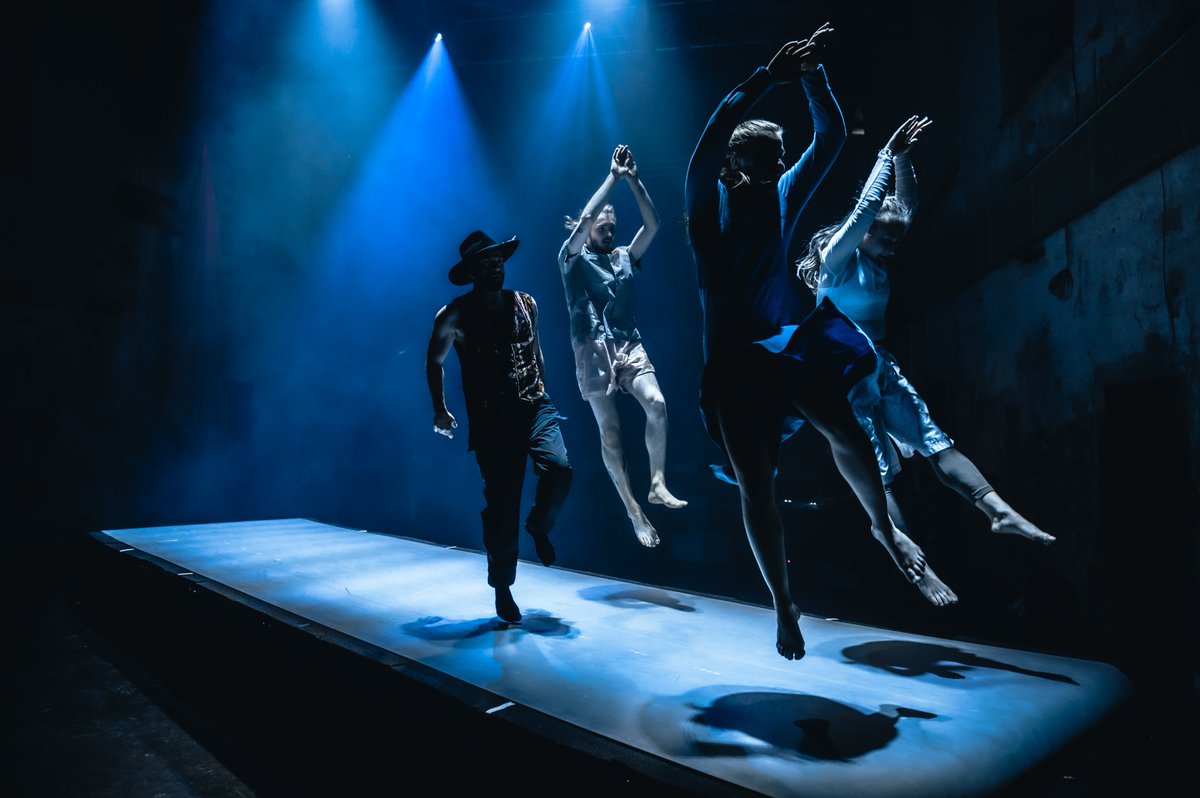 CIRK LA PUTYKA IN CHATHAM, NY
Award winning contemporary 🇨🇿 circus company <a href="/CirkLaPutyka/">Cirk La Putyka</a> will perform in Chatham, New York: Saturday, July, 22. 
Join us there and do not miss their extraordinary show „Runners“. Just 2 hrs drive from #NYC - must see show!
simpletix.com/e/north-americ…