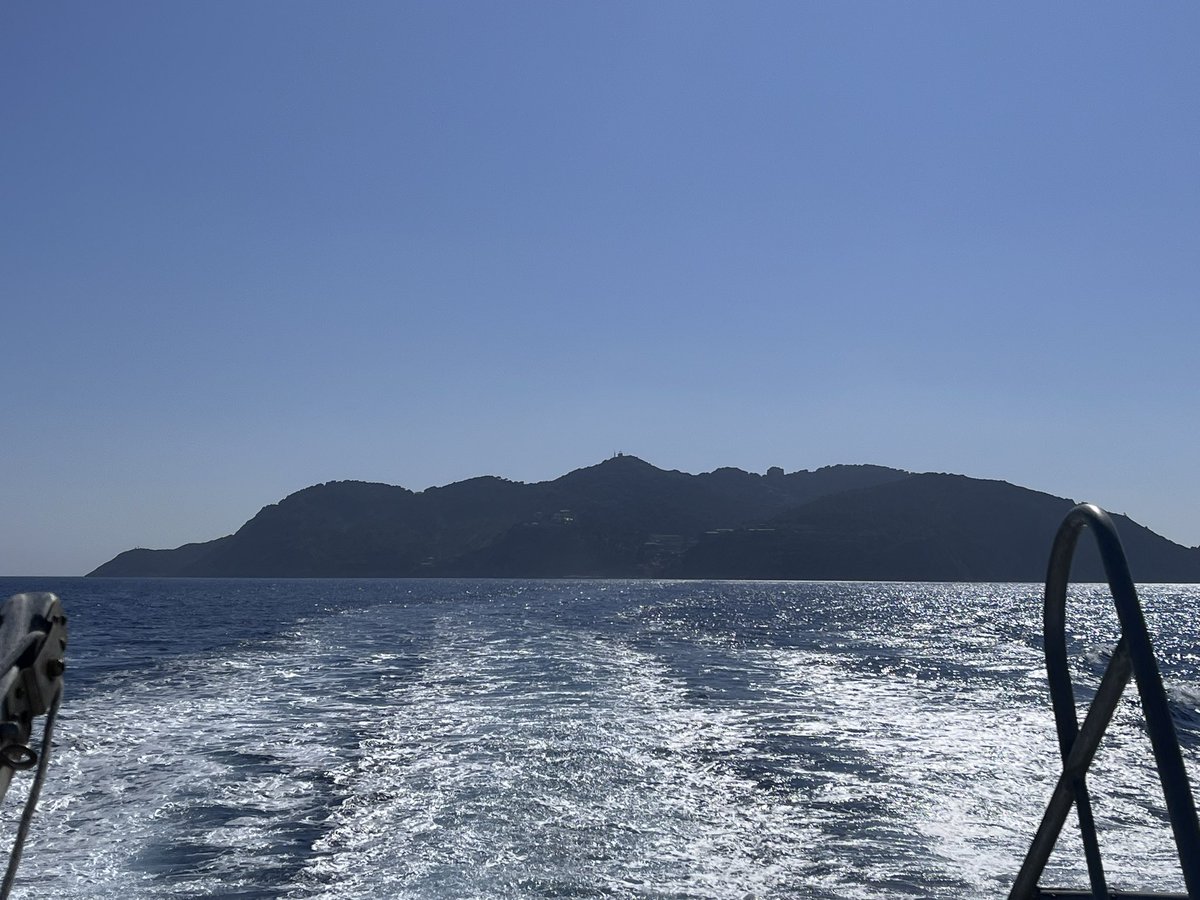 JessyNeri's tweet photo. Verso l’isola che c’è #gorgona
Bravi Francesco e Gianfranco che hanno concluso l’ultimo spettacolo della triologia del teatro del mare con la tempesta di Shakespeare insieme ai detenuti https://t.co/Whstq9vVYc