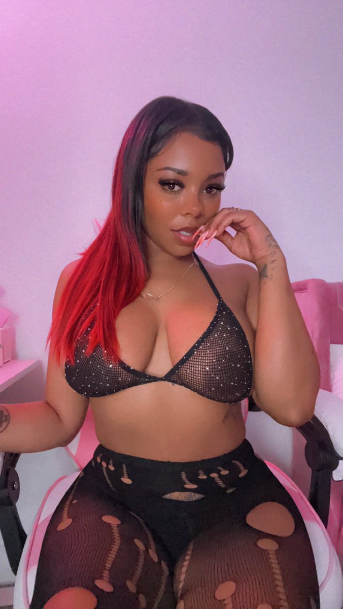 ShiraMonae's tweet photo. Where the FUN niggas at ? 😎👀 https://t.co/LQJvyRoL6t