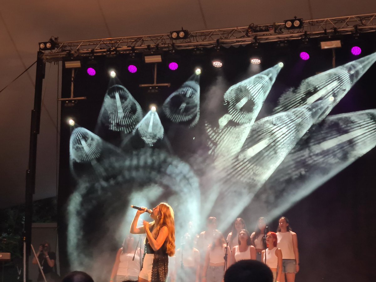 Janestemfarts's tweet photo. Ha nascut una estrella @CarlaMiralda #FestaMajorTRS #EufòriaTV3 https://t.co/LaKLfDvaYl