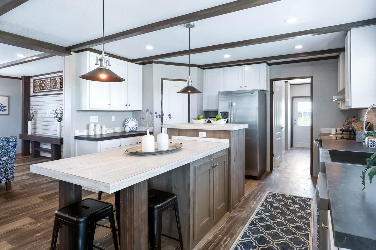 ARHomeCenter's tweet photo. NEED MORE SPACE? This is the one for you!
5 Bed / 3 Bath / 2040 SQ FT offers an open floor plan, high island + expansive breakfast bar, built-in hutch in dining area, entertainment center, lots of storage, and much more. Come by to take a tour (501) 882-7200 https://t.co/WSZNtfHIt5