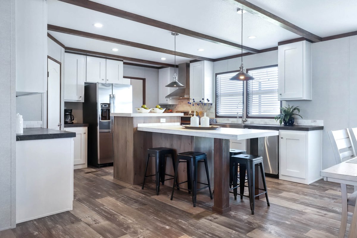 ARHomeCenter's tweet photo. NEED MORE SPACE? This is the one for you!
5 Bed / 3 Bath / 2040 SQ FT offers an open floor plan, high island + expansive breakfast bar, built-in hutch in dining area, entertainment center, lots of storage, and much more. Come by to take a tour (501) 882-7200 https://t.co/WSZNtfHIt5