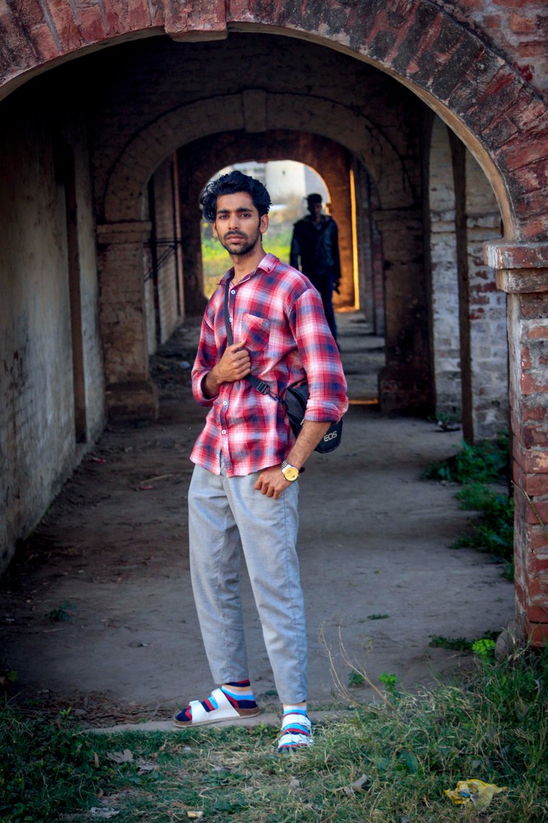 Chriswalker7771's tweet photo. Great Moment On Punjab Side Guest House #photoshoot. My New Collection Out Of Karachi...📷📷📷
#chriswalker777
#photographychallenge
#photoshoot
#collection
#photographylovers https://t.co/6nAGCgoC4T