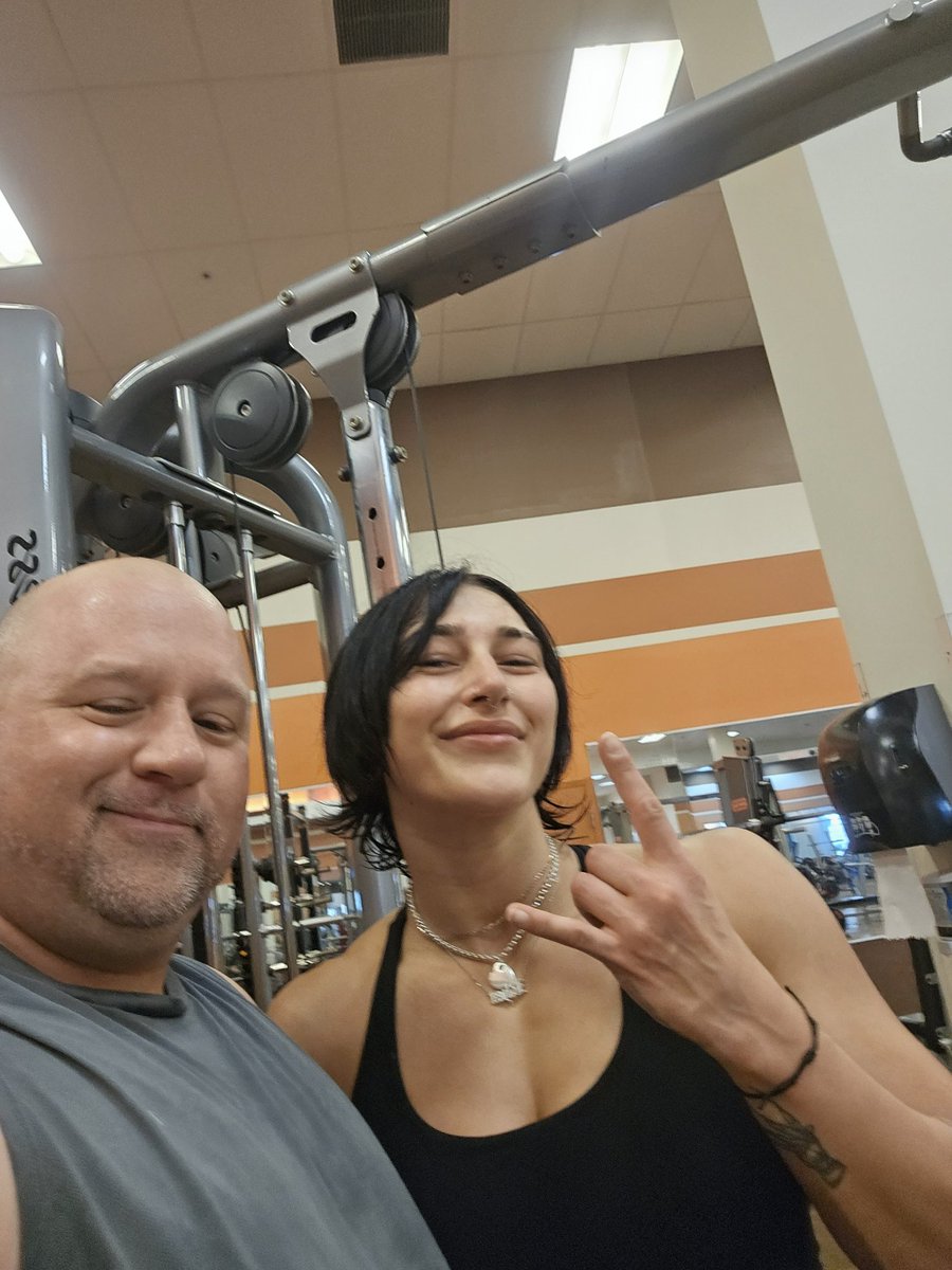 BobbyKrentz's tweet photo. Got the pleasure to meet Rhea Ripley at a local gym today.  Good luck on raw tonight https://t.co/b0xZpAj9CQ