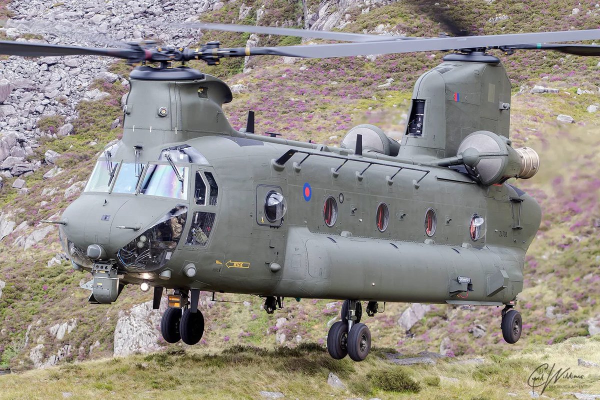 Vortex 444 was out working on mountain flying and low level navigation today, as well as providing some air experience flying to our colleagues at @RAF_Valley. Here’s a fantastic shot that was caught of our crew training in Snowdonia. 📸 Cyril Williams