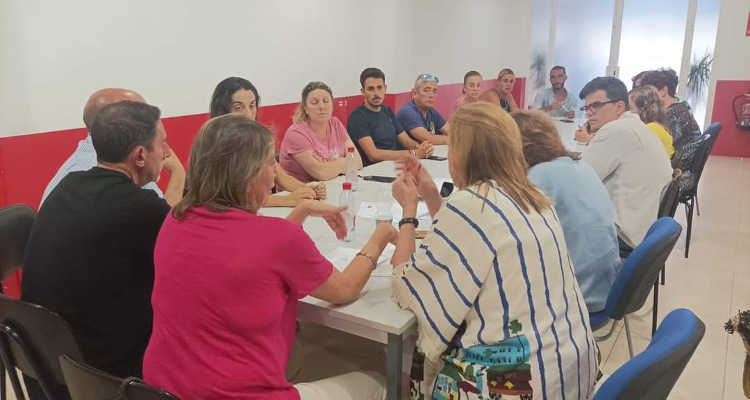 🔻 Como cada primer lunes de mes, la Ejecutiva Local se ha reunido para analizar diferentes asuntos de la ciudad.

#Ronda
#RondaAquíSeguimos