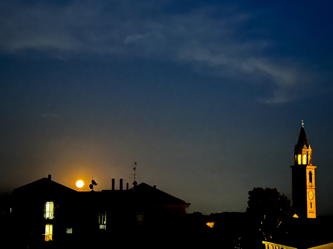 Moonrise in Cremona