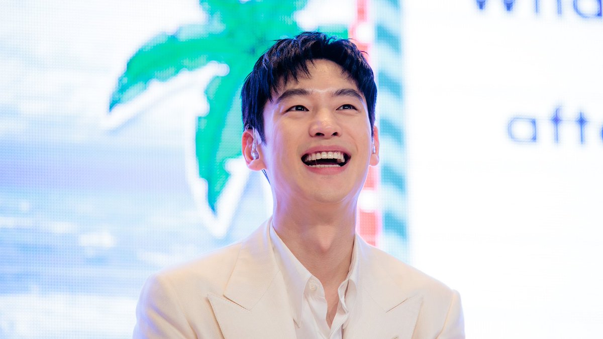 modguilty's tweet photo. Doğum günün kutlu olsun güzelim 🥂♥️💫

#LeeJeHoon https://t.co/yNYhrQ0TXk