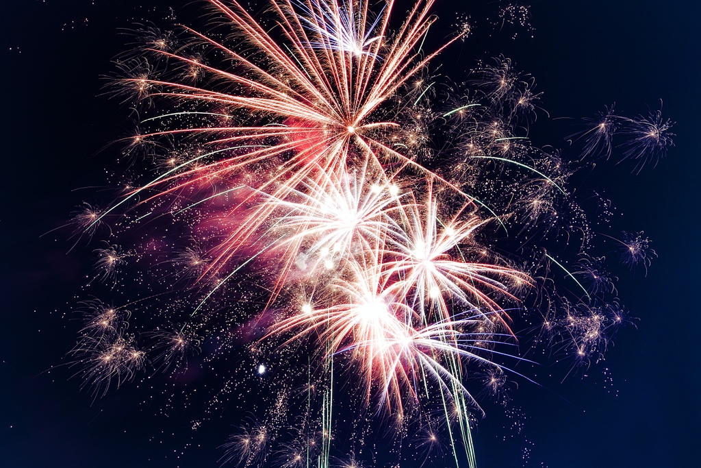 Wondering where the best spots are in the Lowcountry to check out fireworks tomorrow night 🎇? View the full list at:

counton2.com/4th-of-july-in…

#july4charleston #charlestonsc #charlestonfireworks #charlestonevents #lowcountryevents #thingstodoincharleston #chs #lowcountryliving