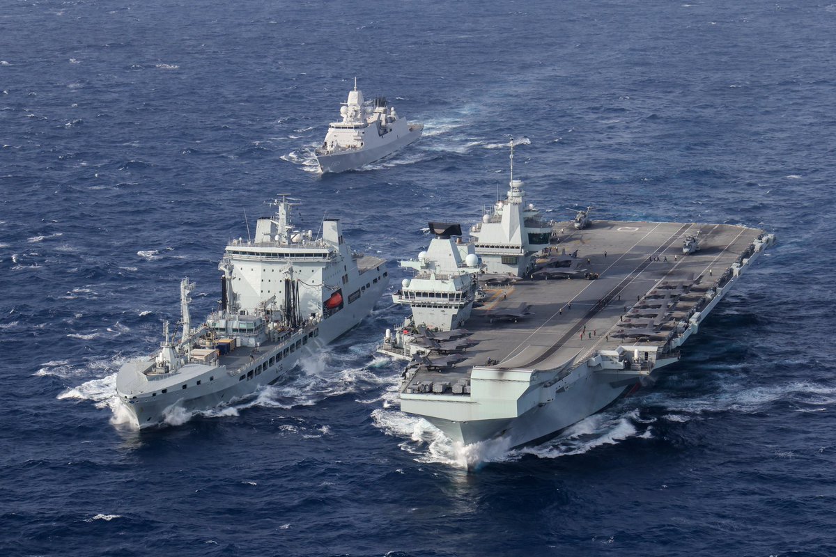 HMS Queen Elizabeth with RFA Tidespring and HNLMS Evertsen during CSG21 [6523x4349] 
#Warships