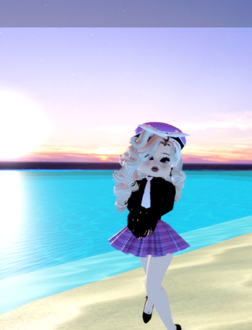 Chunky_hamterz's tweet photo. @loriellaparis Here's my new school fit! Hope u like it!:D https://t.co/tvMEWd9NRm