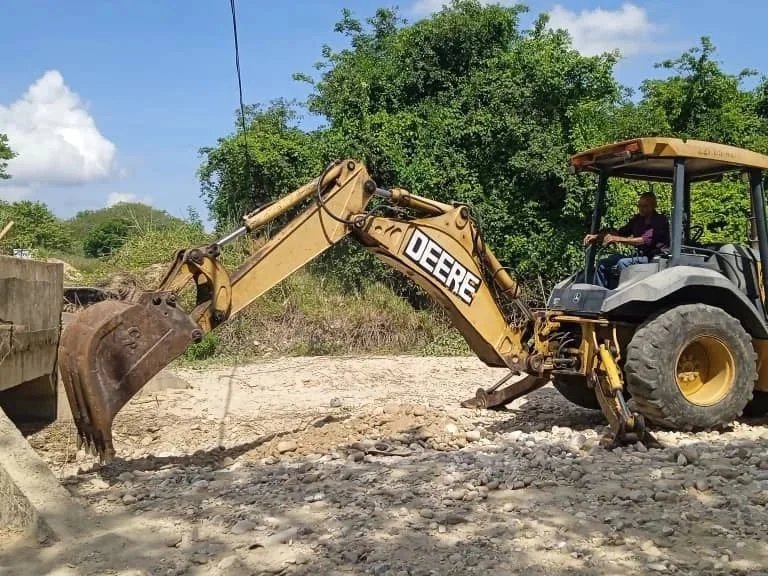 GobTrujillo's tweet image. EsNoticia 📢|| Fuerza de Tarea Andes 2023 inicia recuperación de falla de borde en sector El Corozo de Miranda 

Se inició la canalización de la quebrada y se prevé la construcción de un muro de concreto para mantener su cauce y garantizar bienestar a la población