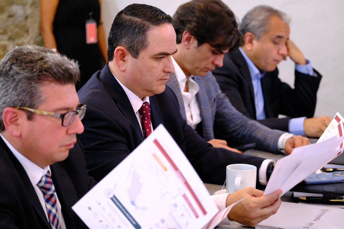 DesEconomicoOax's tweet photo. Participamos en la 3a Asamblea de la @amsdemex  2023 a través del Subsecretario de Desarrollo Sectorial y Mejora Regulatoria, Gerardo Medina Cano; quien compartió con las #SEDECOS del país las acciones vigentes en #Oaxaca y las oportunidades de vinculación institucional. https://t.co/3XRz12PXRS