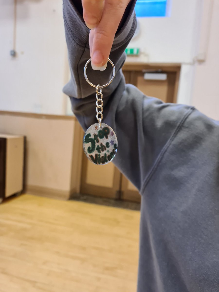 3rdLNGuides's tweet photo. Afterwards we thought about change making statements and the guides then came up with their own and put them onto shrinky paper to create their own keyrings https://t.co/MiPHlOarqi