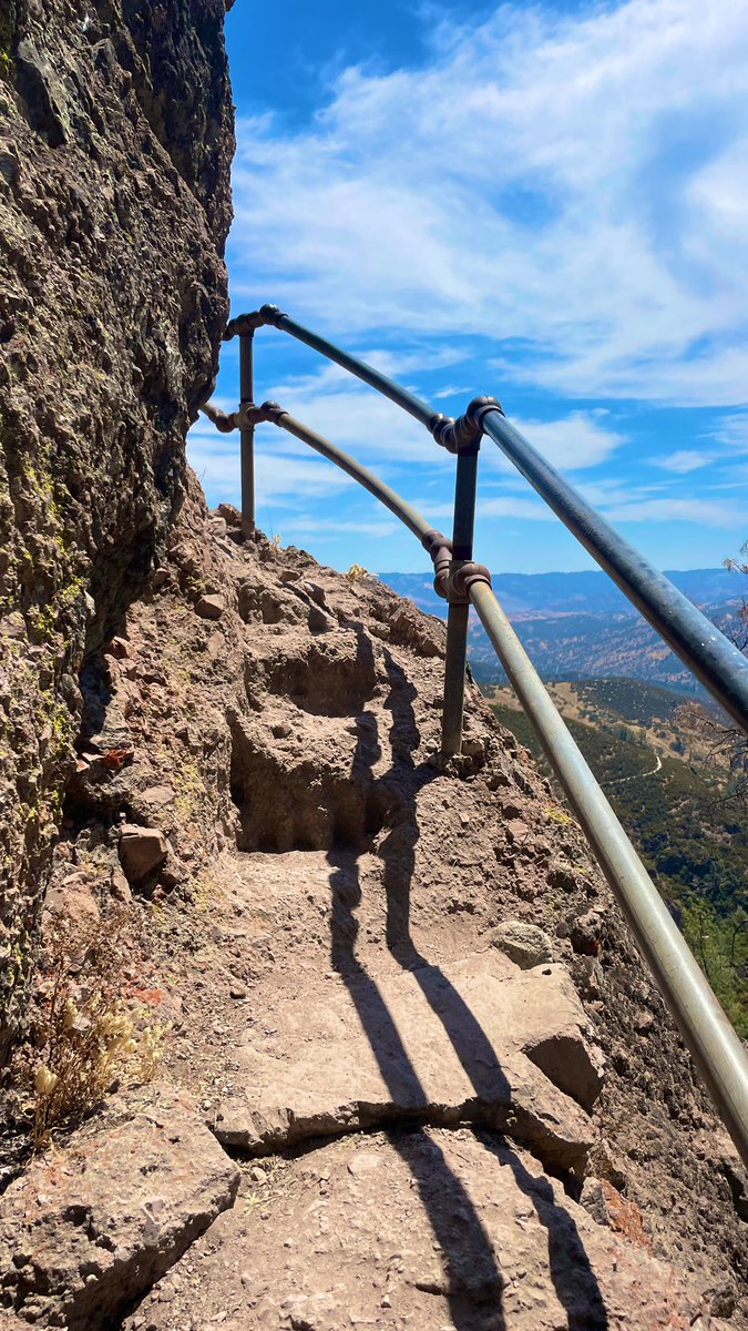 DaydreamRemix's tweet photo. On this day I experienced heat exhaustion for the first time.
I swear from now on I will drink lots of water, every day. 
Or else.

Hike was dope tho. Frfr. https://t.co/isW3psKJo0