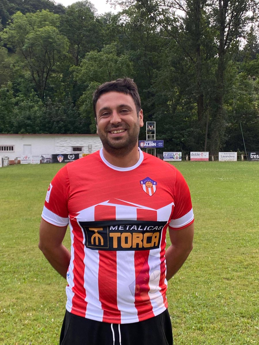 ¡¡¡NUEVO FICHAJE!!!

GERARDO.

Centrocampista, que también se puede desempeñar como central.

Formado en la Escuela de fútbol de Mareo con pasado en el Sevares y en el Arenas.

¡Bienvenido a casa!

#VamosPilo ❤️🤍❤️