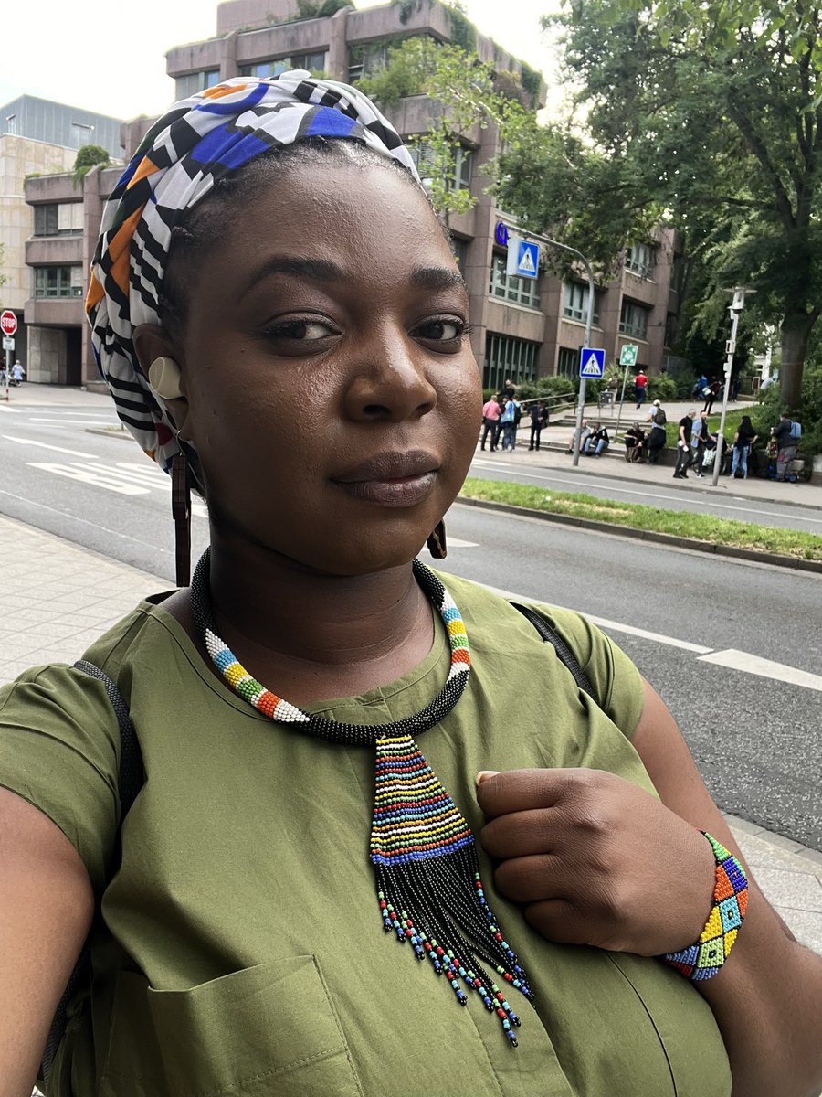 maxine_mpofu's tweet photo. For the introductory session @ the #DecolonisingDevelopment #SummerSchool we were asked to bring “things” that represent #decoloniality to us, for me that has always been the #NdebeleColors and #NdebeleWallArt print - ❤️ to our #foremothers 
@COSTDecolDEV #Ndebele #participatory https://t.co/z4gCikFAHH