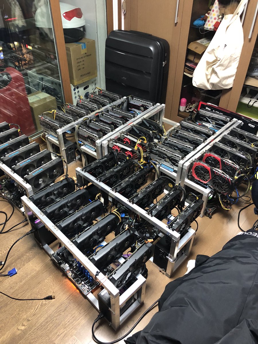 overnance's tweet photo. I attempted mining at home in 2018 using equipment with GPUs, but I failed due to the limitations of electrical power. However, in 2024, it will be possible to mine Over at home using a PC instead of specialized equipment.
Run a node, be a validator!
#homestaking #over #RNBV https://t.co/P2fOwsmdZR