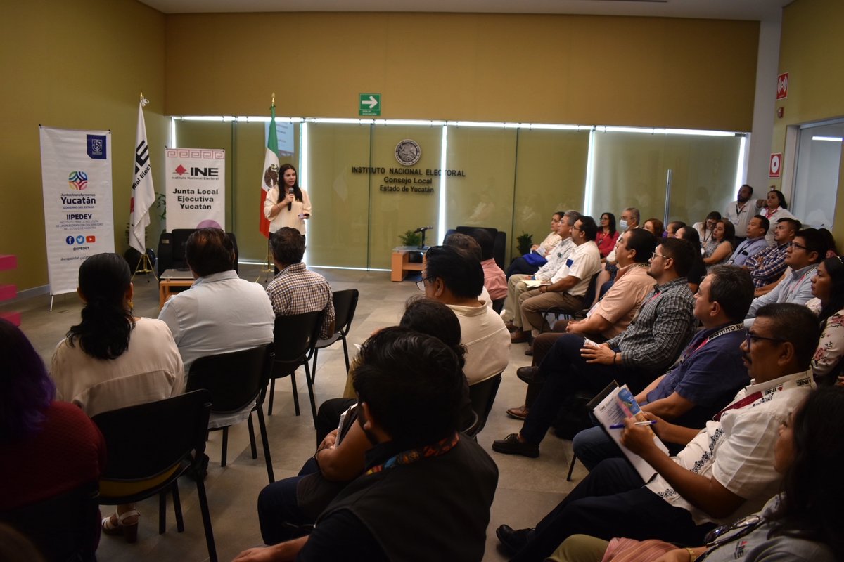 IIPEDEY's tweet photo. Como parte de nuestras alianzas institucionales, impartimos un curso de sensibilización sobre #inclusión, trato adecuado y derechos de #PcD a funcionarias y funcionarios del @INEYucatan, para fortalecer la atención hacia personas con #discapacidad.
#IIPEDEY #InclusiónPcDYucatán https://t.co/cMyWZbZq74