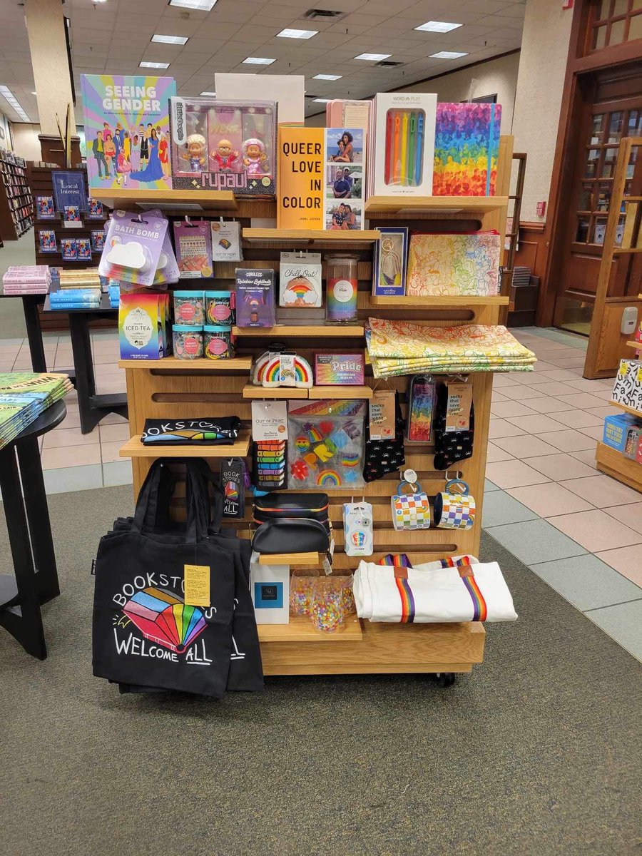 queer_lit's tweet photo. We had a Barnes and Noble store reach out to us and ask if they could use our bingo board for their queer book display, and of course we were thrilled to say yes! https://t.co/gwVk6ifYzW