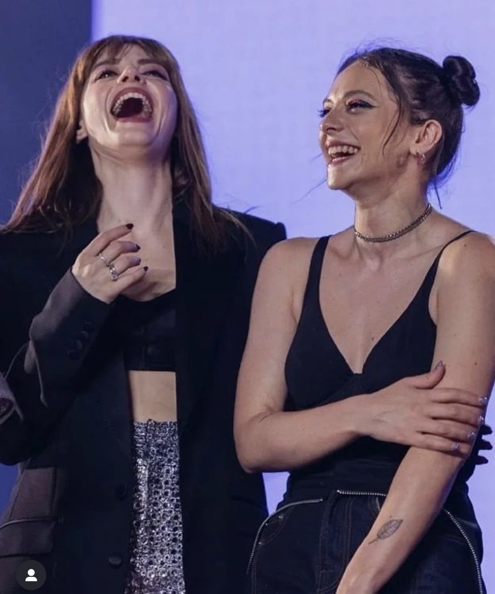 ManuNali91's tweet photo. E comunque credo che tutti noi fan  meritiamo un Feat 😅🤣 quando volete noi siamo già pronti @francescacheeks @NaliOfficial 💪🔝 #pensateci #feat #girlpower https://t.co/sv69m9vIDE