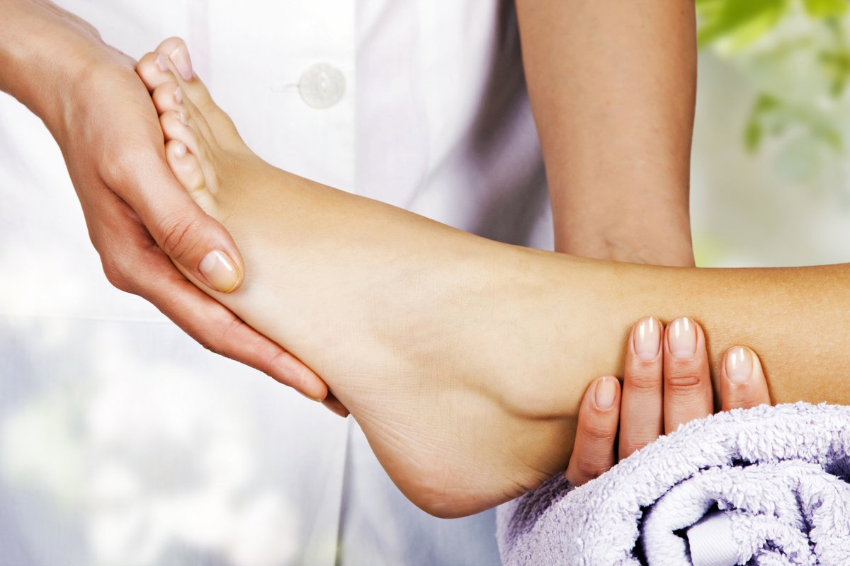 massageexpress1's tweet photo. Es una técnica milenaria que ofrece múltiples beneficios al clientes, incluyendo relajación y a su vez la purificación del organismo a través de presión sobre puntos de reflejo en los pies.

RESERVE SU HORA EN https://t.co/FNr0wiKUrT

#masajes #galeriaalessandri https://t.co/qvjvGs6NpC