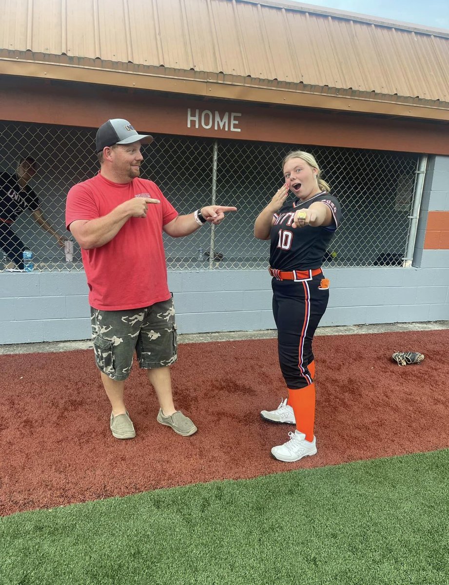 2024Abbi's tweet image. Champs of the college division at the firecracker frenzy this weekend!!! Much needed weekend🤍