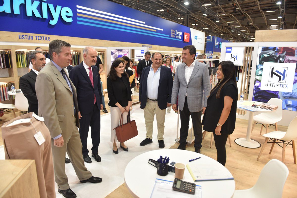BursaTSO's tweet photo. İhracat odaklı projelerimizden olan Küresel Fuar Acentesi kapsamında Bursa tekstil sektörü temsilcilerimizden oluşan heyet, Fransa’nın başkenti Paris’te düzenlenen #Texworld Evolution 2023 Fuarı’nı ziyaret etti.✈️🇹🇷

@kfafuarcilik @mbaliugur https://t.co/8Eic5qNbDQ