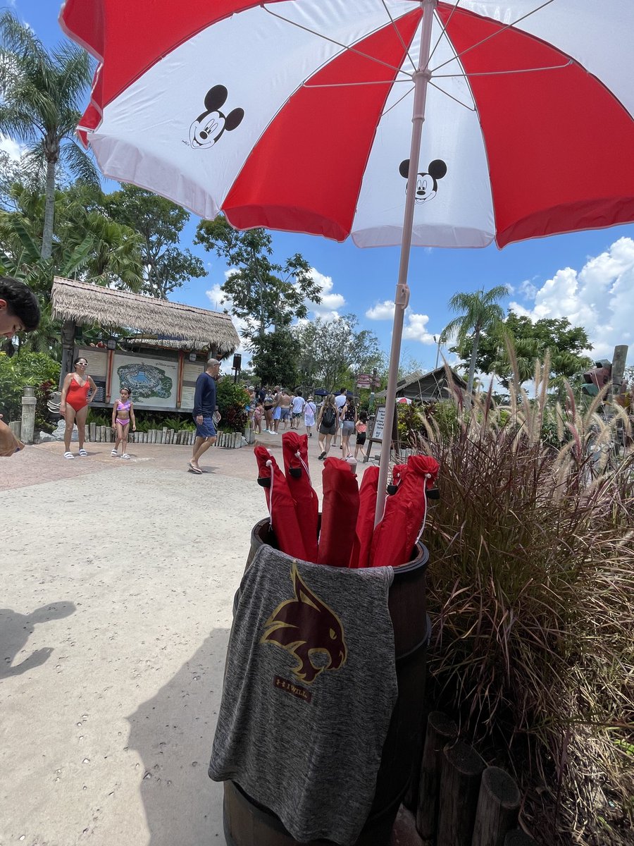 TXSTgameday's tweet photo. Repp’n the Cats at Typhoon Lagoon! #txst https://t.co/dAPnXnCaCh