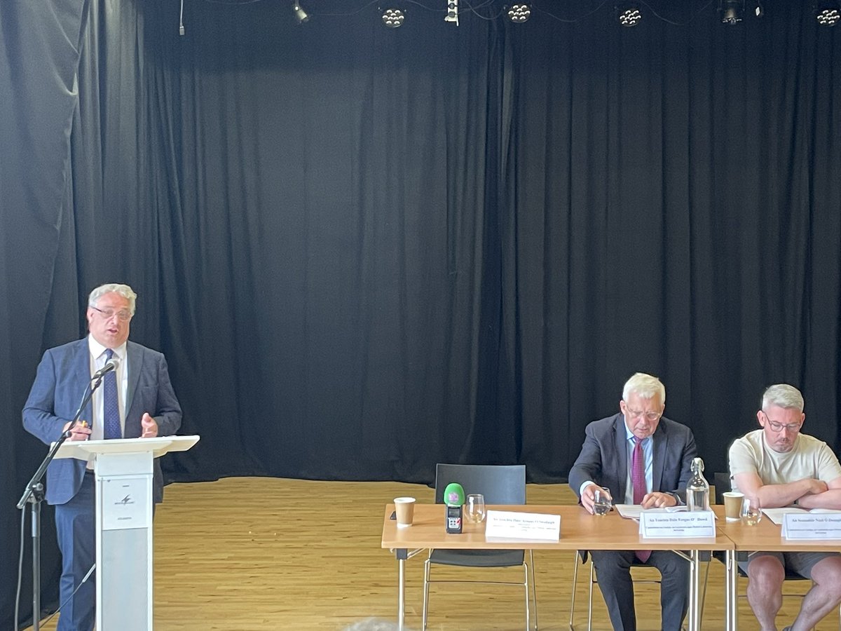 CllrPadraigSF's tweet photo. Bhí mé sa Chultúrlann inniu fá choinne seoladh ar thuairisc Comhchoiste na Gaeilge, na Gaeltachta agus Pobal Labhartha na Gaeilge -Earnáil na Gaeilge i gCathair Bhéal Feirste. Eiseamláir ar leith. https://t.co/FmcETVtF3v