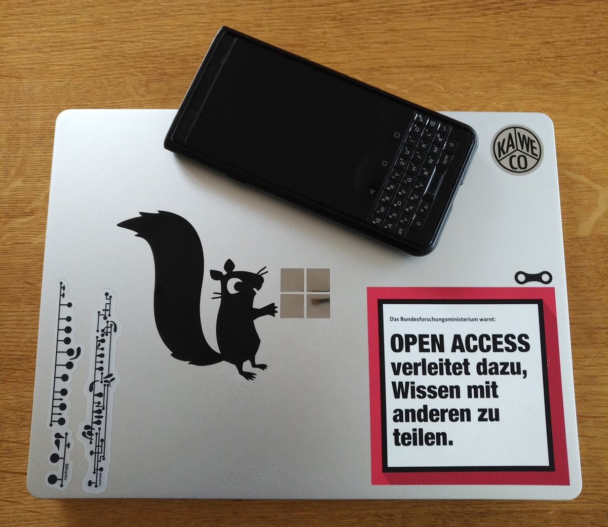 v_i_o_l_a's tweet photo. packing the last bits before leaving for #LIBER2023 early tomorrow morning. my #LIBER23Necessity? laptop &amp; phone! for conference tweeting &amp; tooting, for taking notes, for  connecting online with colleagues I met in person during the LIBER days, etcetcetc. :) #travellinglibrarian https://t.co/M6yQvPkDkq