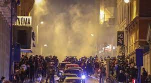 ASarmientoRenR's tweet photo. Disturbios en #Francia continúan por quinta noche consecutiva.

#radioenredesPuebla https://t.co/z4K0nnhWLc