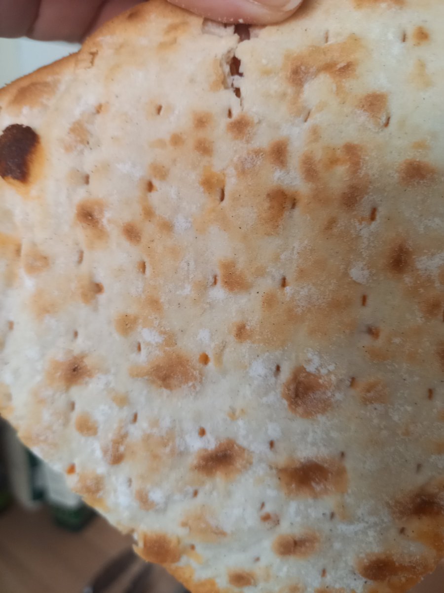 Kimmillar15's tweet photo. @PapaJohnsUK 
New crispy cheese base not so crispy or cheesy! 🤢 https://t.co/yLE9QwvfVd