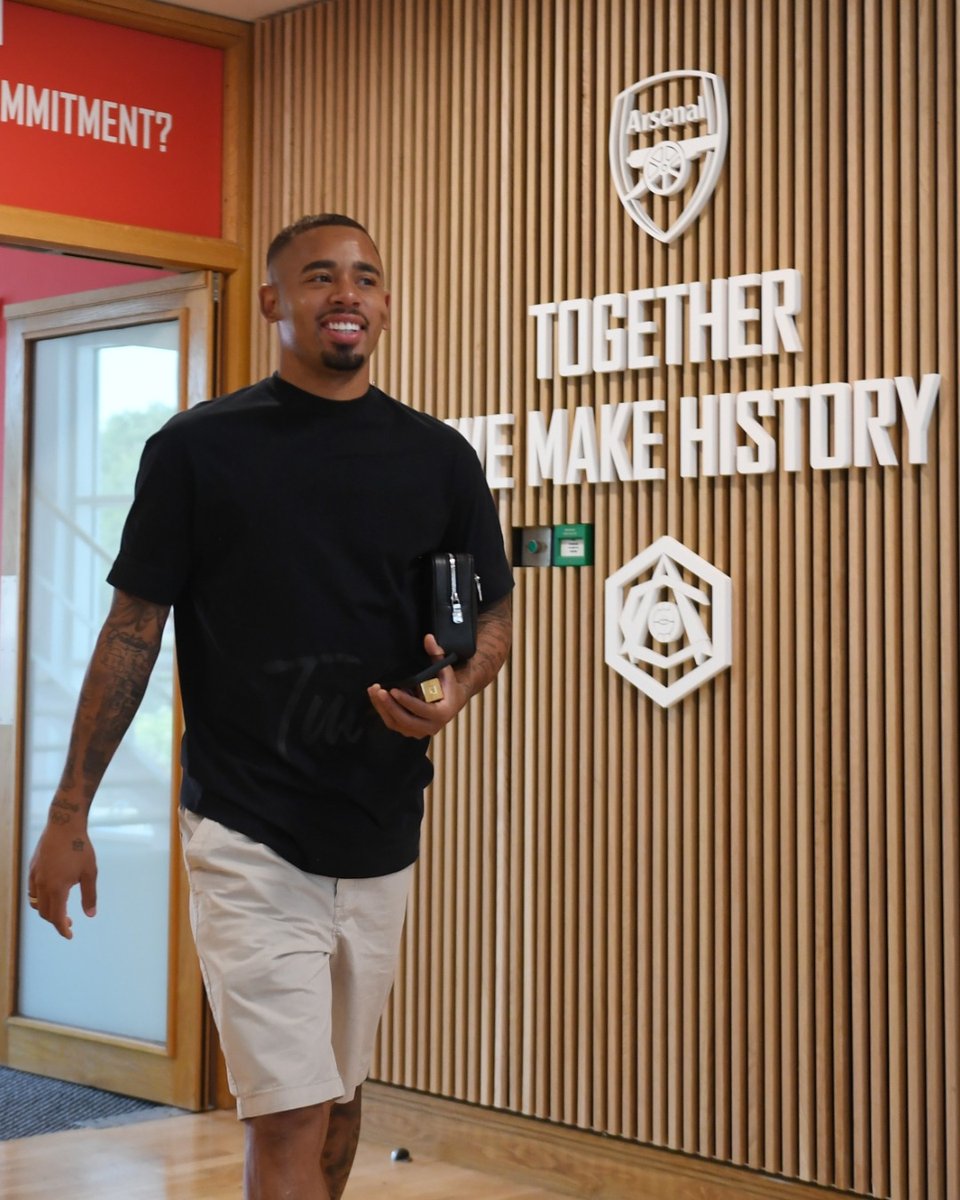 Arsenal tweet picture