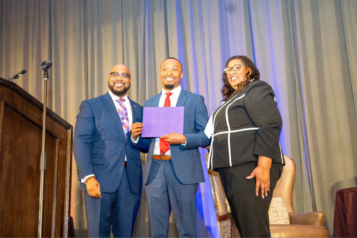 FWBlackChamber's tweet photo. Congratulations to #TCU award recipient, Anthony Hill! He will receive a full MBA Scholarship 🎓#FWMBCC https://t.co/IoxIO6sNB7