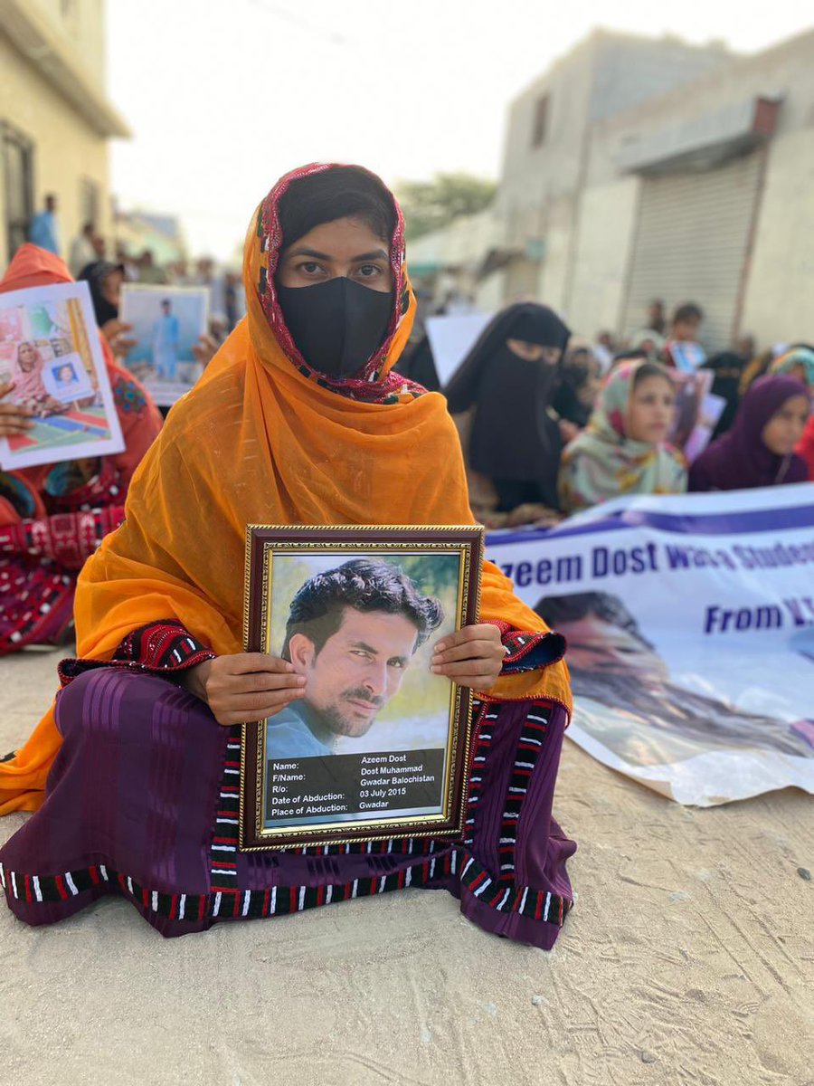 DrNaseemBaluch's tweet photo. .@Rukhsanabalochh is among thousands of courageous Baloch girl fighting against enforced disappearances in Balochistan. She started this fight after her bother Azeem Dost was abducted by Pakistani forces on July 3, 2015. Since then his whereabouts are unknown. #ReleaseAzeemDost https://t.co/RBTkG8nStk