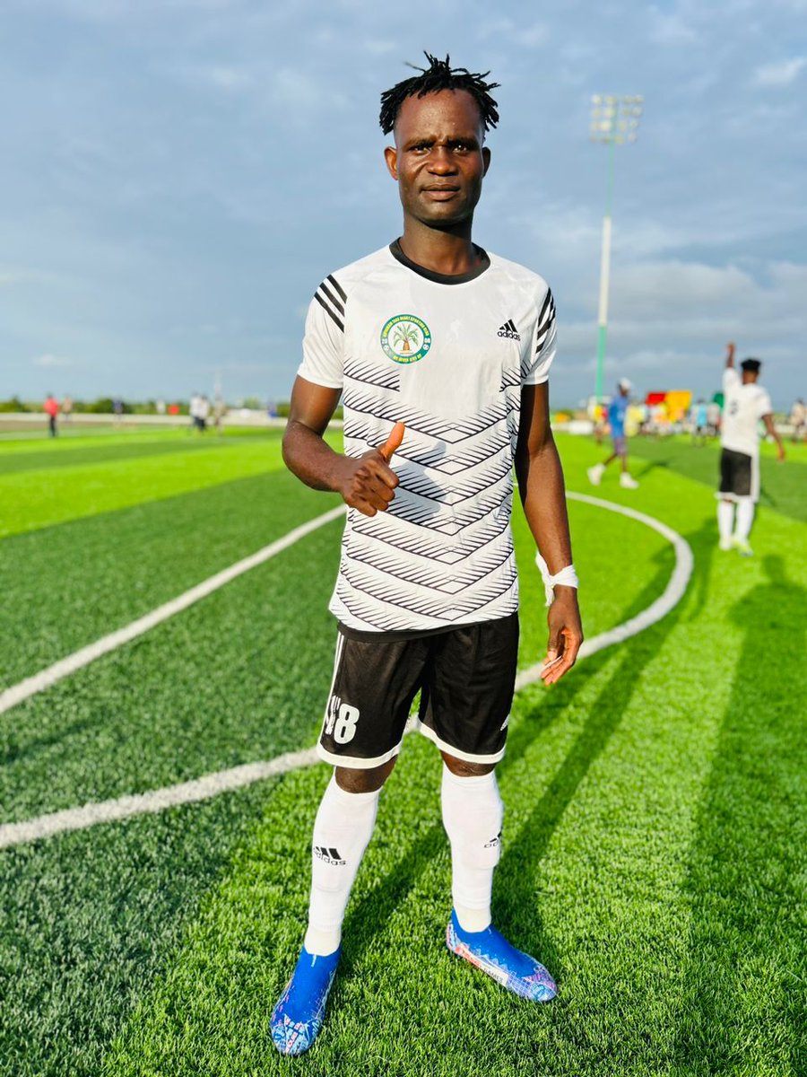 KassimCaleb1's tweet photo. A STRONG CENTER BACK ⚽⚽
ON GOD 🙏⚽🙏 https://t.co/1N2Cisietw